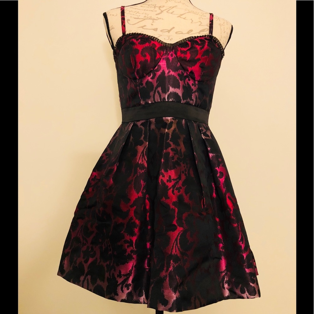 Cocktail Dress with Metal Accents Sz SP - Picture 3 of 7